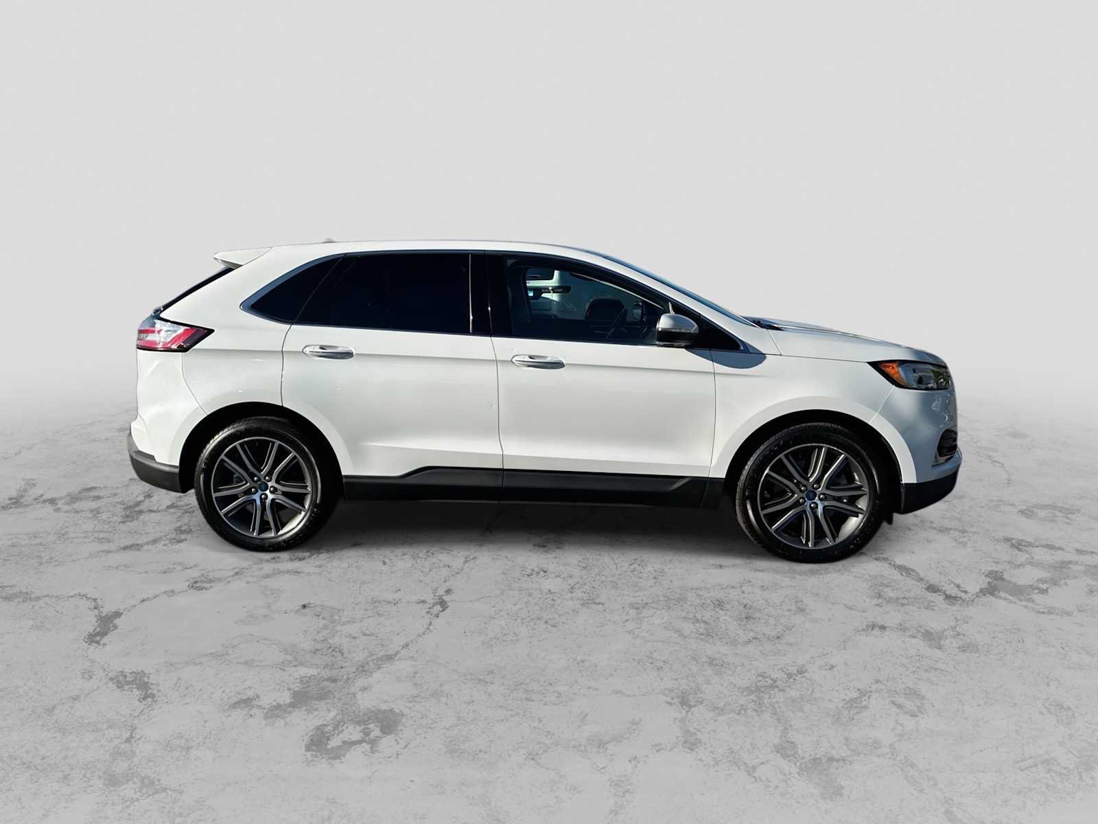 Used 2020 Ford Edge Titanium w/ Class II Trailer Tow Package AWD/4WD image 9
