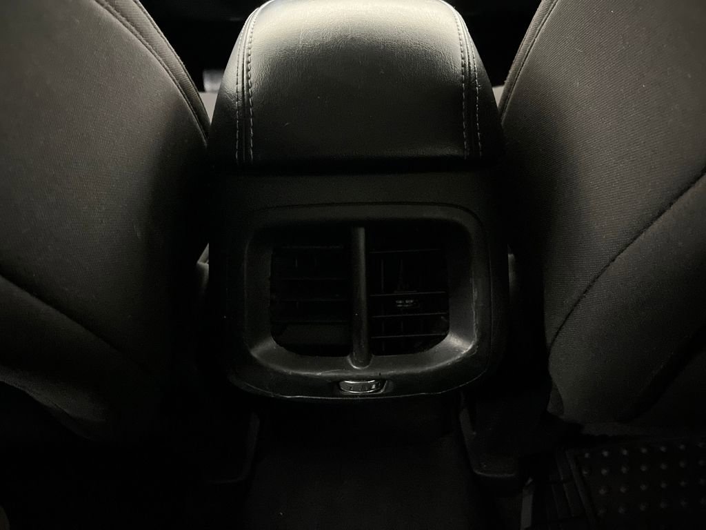 Used 2019 Jeep Cherokee Latitude w/ Popular Appearance Group image 31