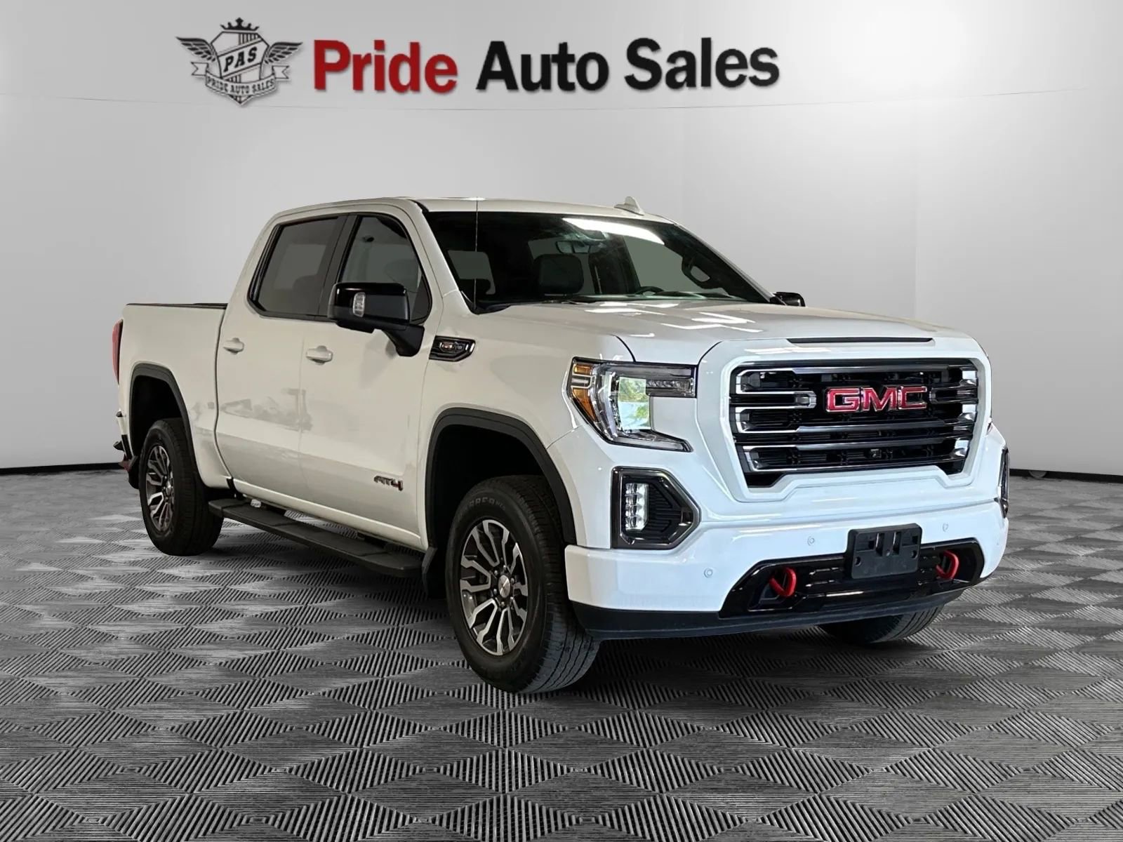 Used 2019 GMC Sierra 1500 AT4 w/ AT4 Premium Package image 3