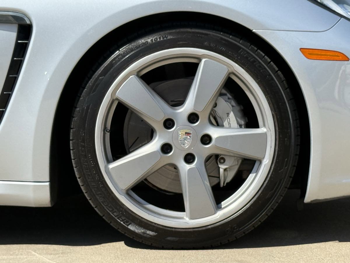 Used 2015 Porsche Panamera S image 67
