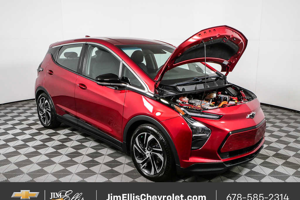 Used 2023 Chevrolet Bolt LT w/ Infotainment Package FWD image 33