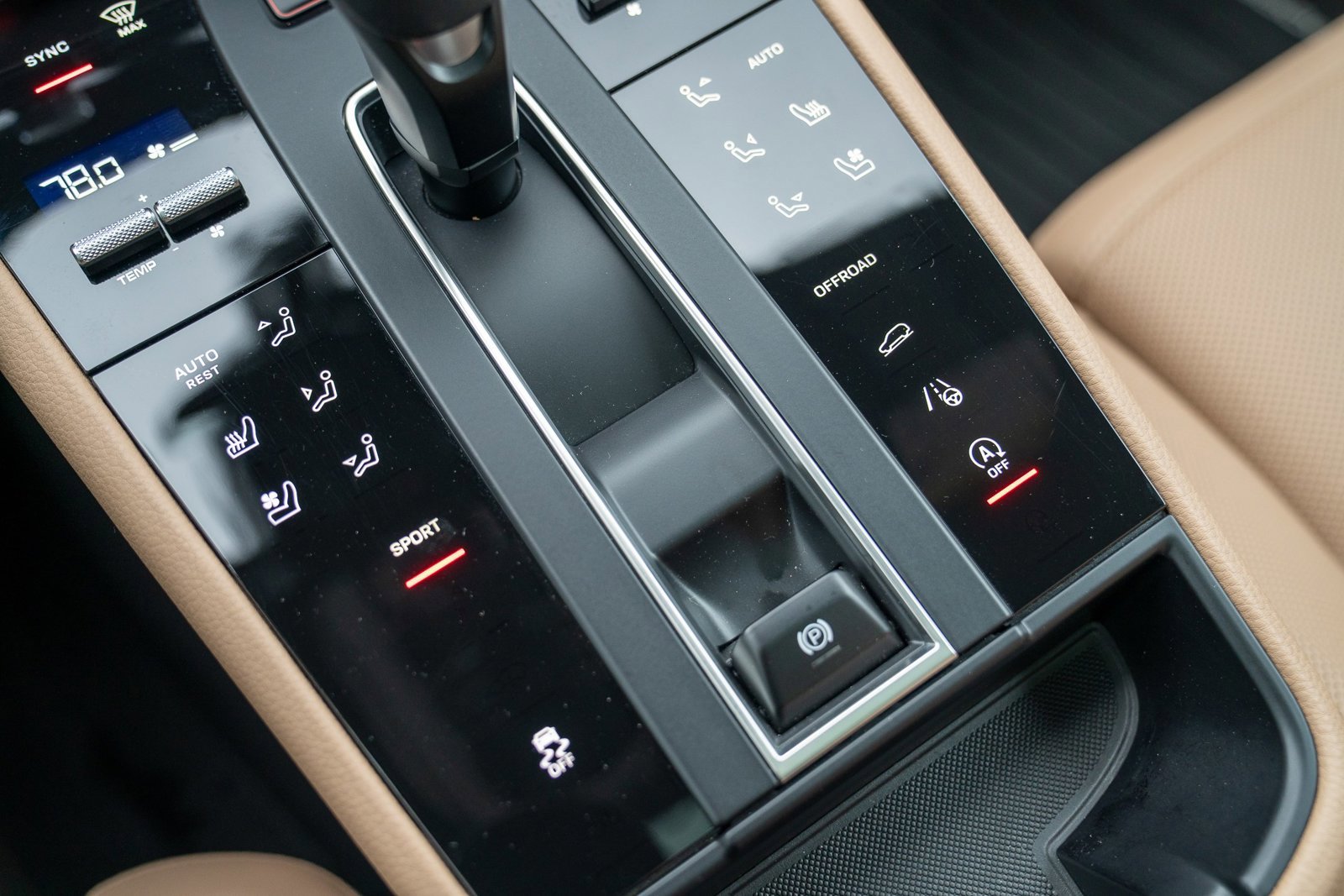 Used 2025 Porsche Macan image 19