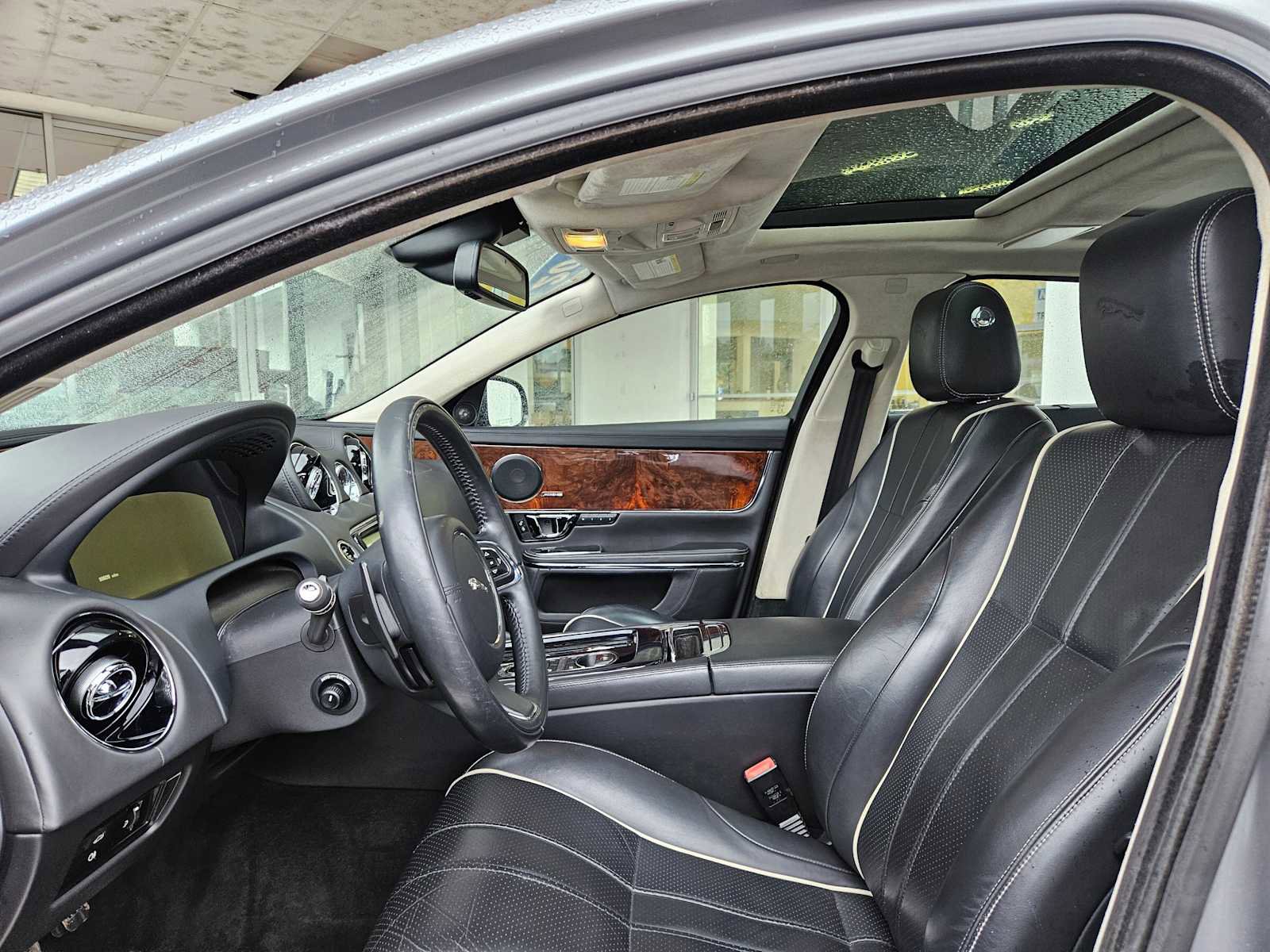 Used 2015 Jaguar XJ L Portfolio image 44