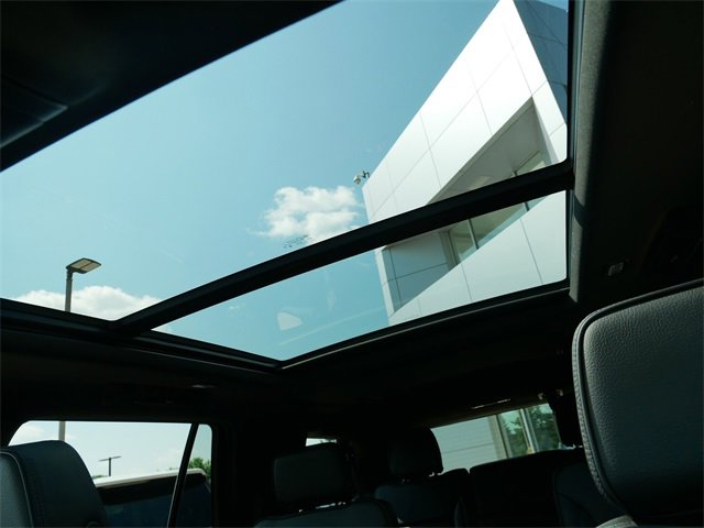 Used 2024 GMC Yukon Denali image 32