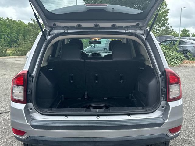 Used 2016 Jeep Compass Latitude FWD image 14