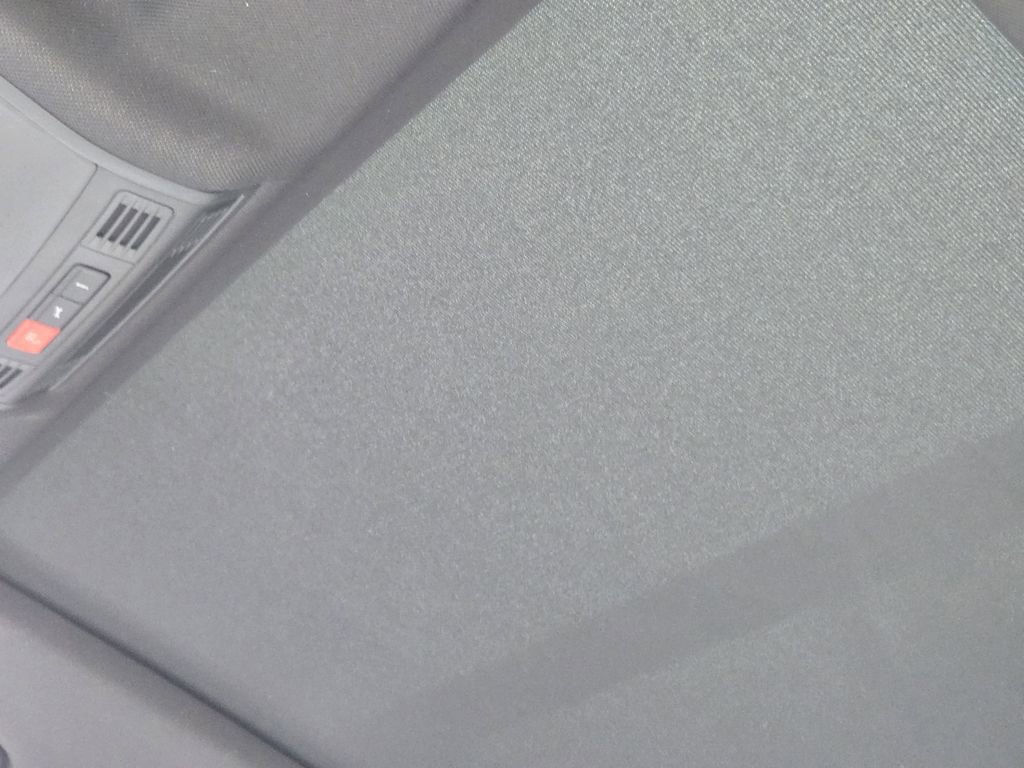 Used 2021 Volkswagen Tiguan SE R-Line image 33