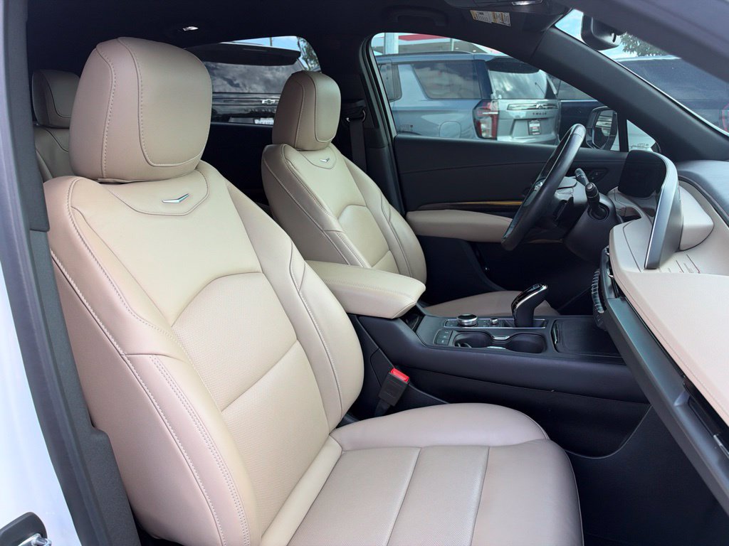 Used 2024 Cadillac XT4 Premium Luxury FWD image 15