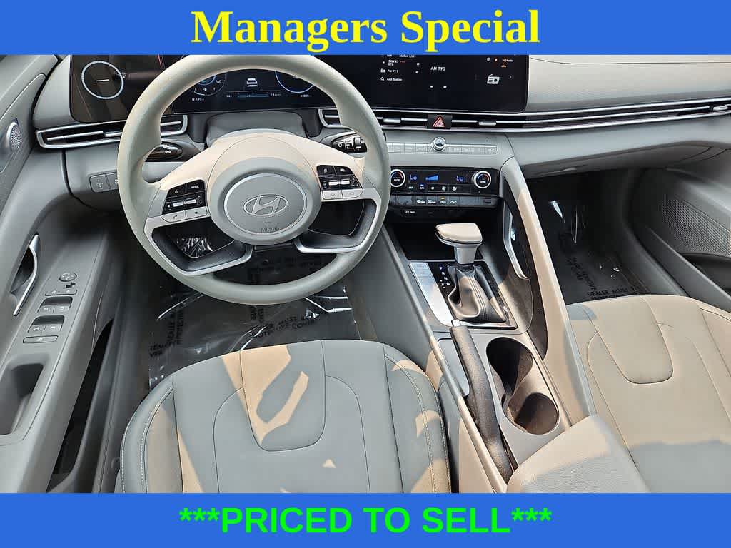 Used 2024 Hyundai Elantra SEL FWD image 10