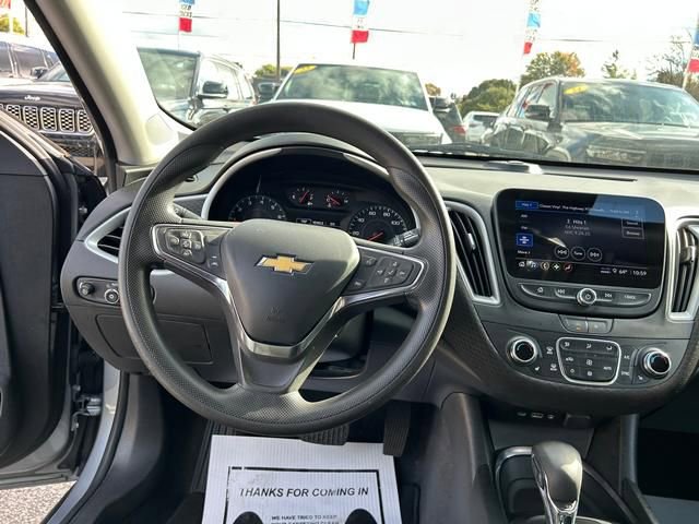 Used 2023 Chevrolet Malibu LT FWD image 16