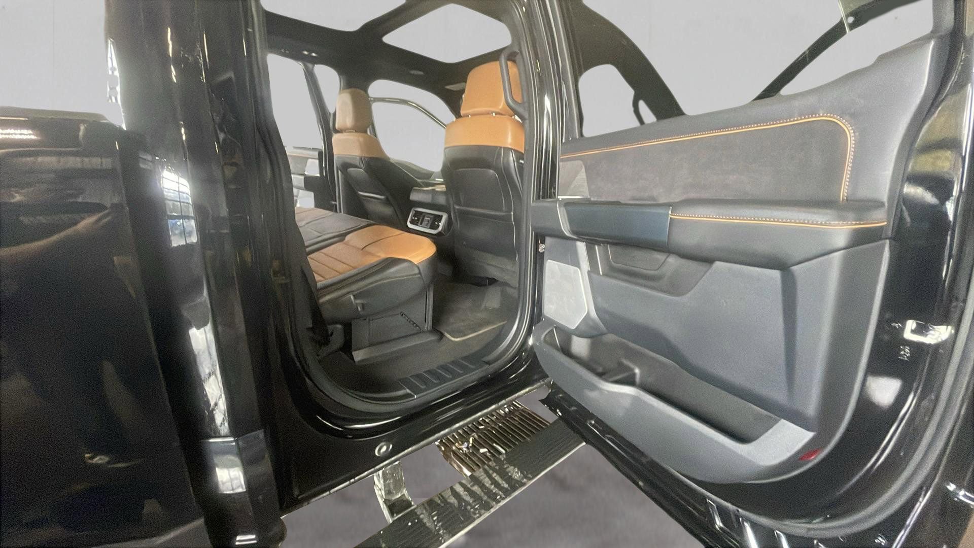 Certified 2024 Ford F450 Platinum w/ Camper Package image 18