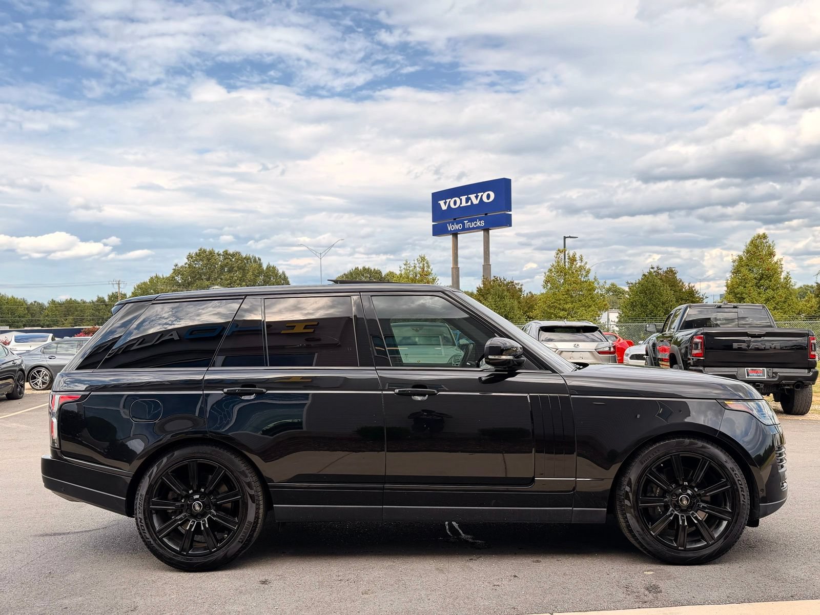Used 2018 Land Rover Range Rover Supercharged AWD/4WD image 4