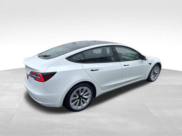 Used 2023 Tesla Model 3 Standard Range image 3
