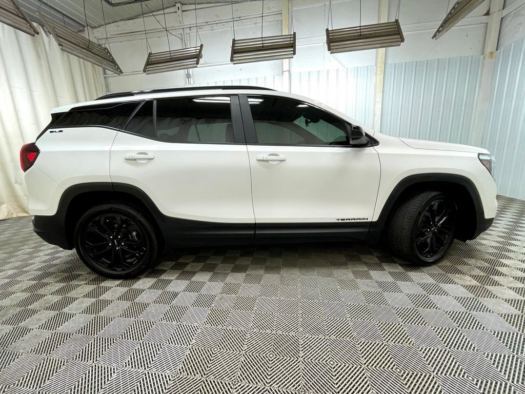 Certified 2022 GMC Terrain SLE w/ Driver Convenience Package FWD image 19