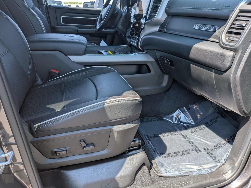 New 2026 RAM 2500 Laramie w/ Sport Appearance Package AWD/4WD image 30