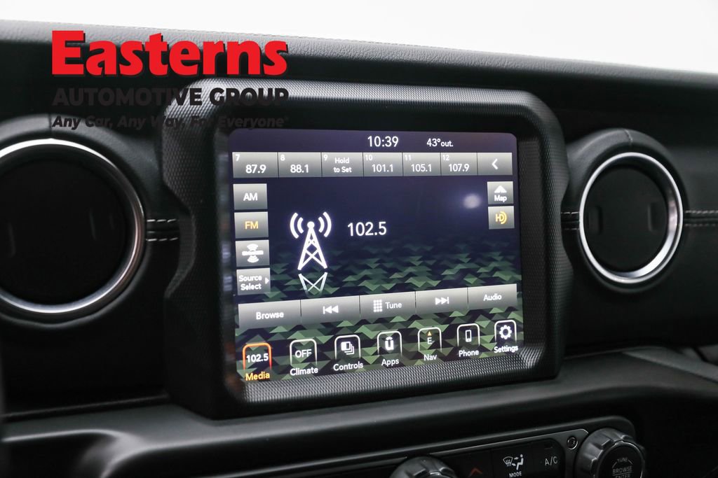 Used 2022 Jeep Wrangler Unlimited Sahara image 19