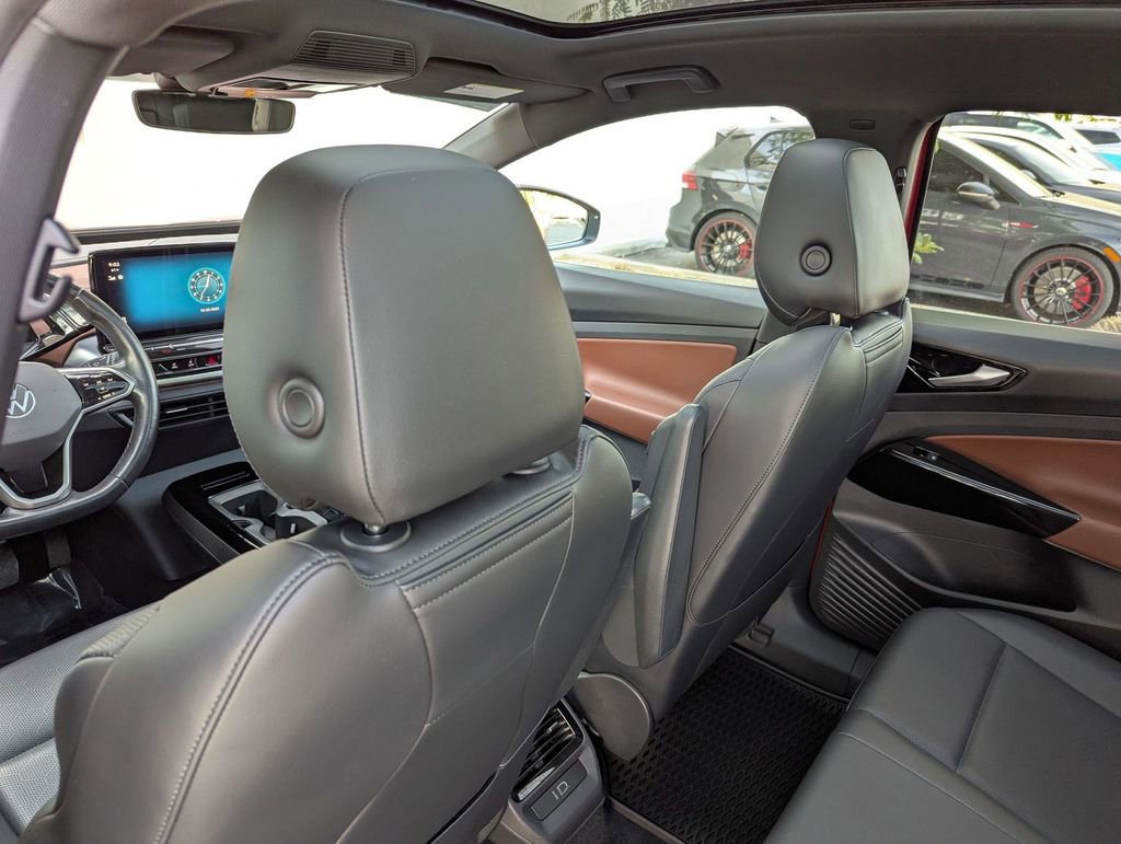 Certified 2021 Volkswagen ID.4 Pro S w/ Gradient Package image 18