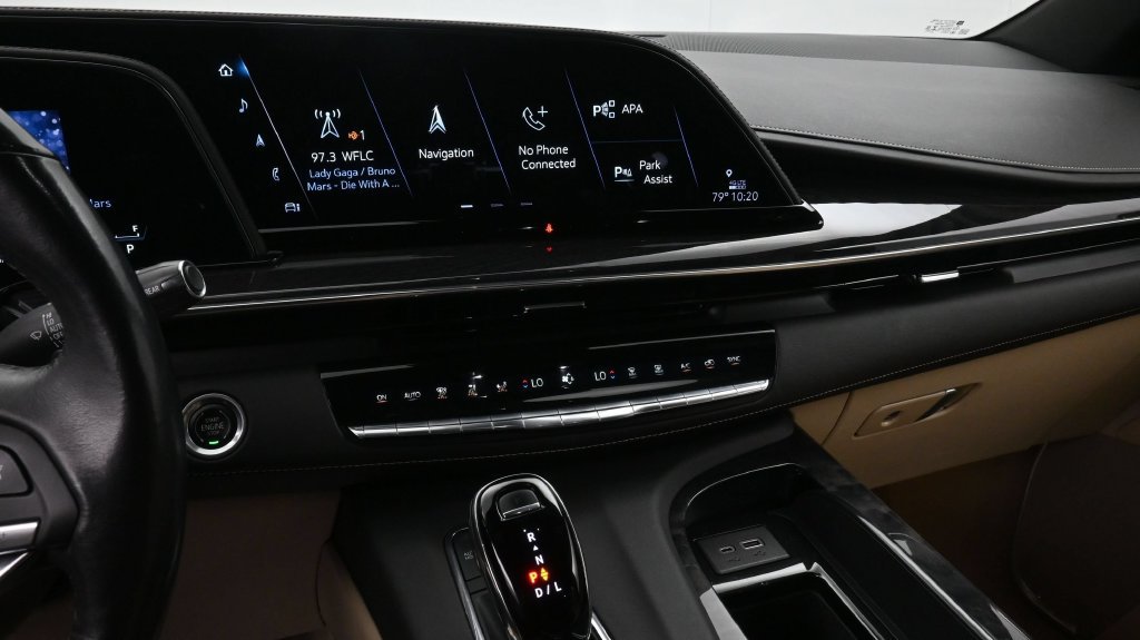 Used 2023 Cadillac Escalade Premium Luxury RWD image 8