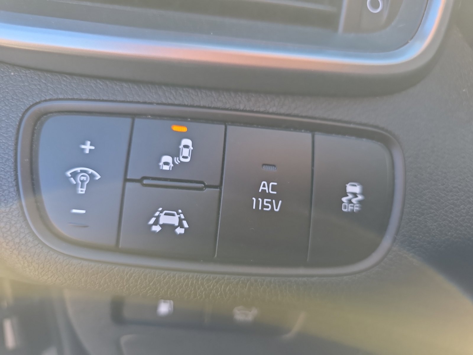 Used 2019 Kia Sorento SX w/ SX Touring Package image 24