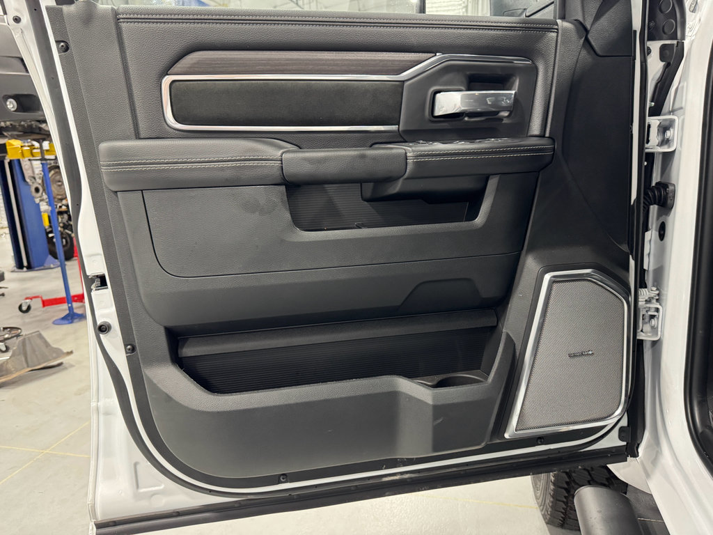 New 2025 RAM 4500 4x4 Crew Cab DRW w/ Laramie Trim Package image 22