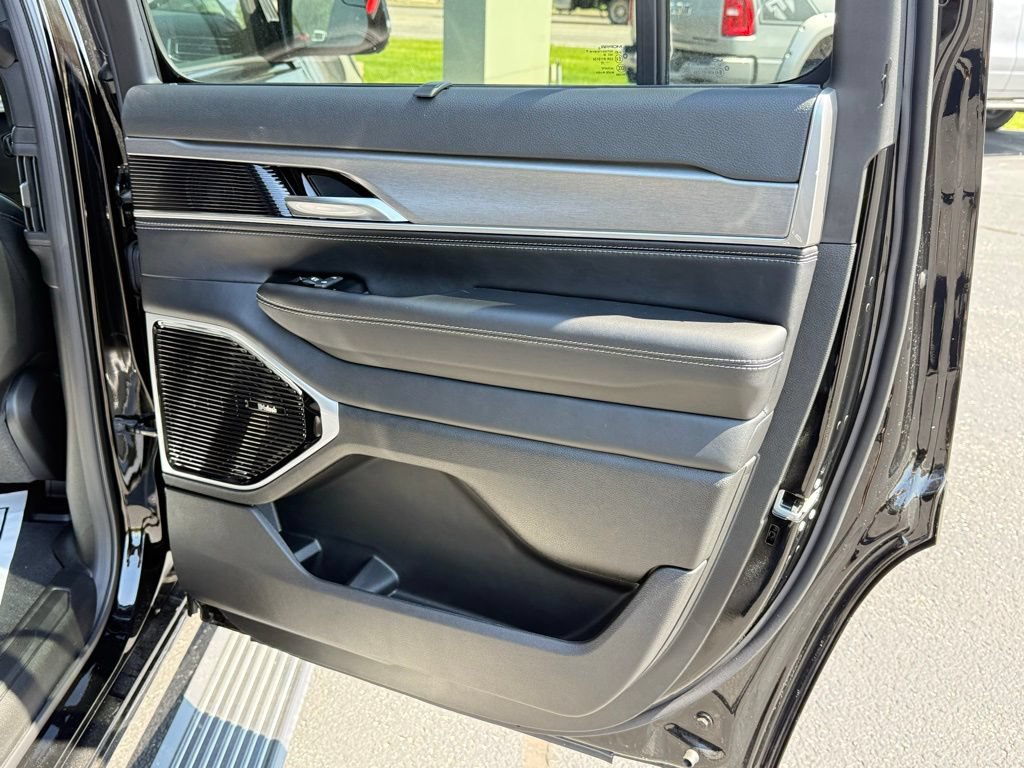 New 2026 Jeep Grand Wagoneer Limited AWD/4WD image 27