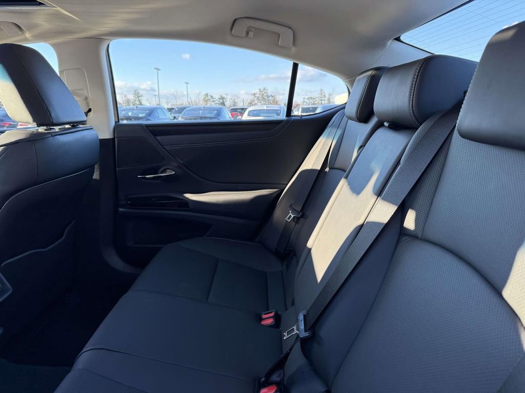Used 2025 Lexus ES 350 w/ Premium Package image 17