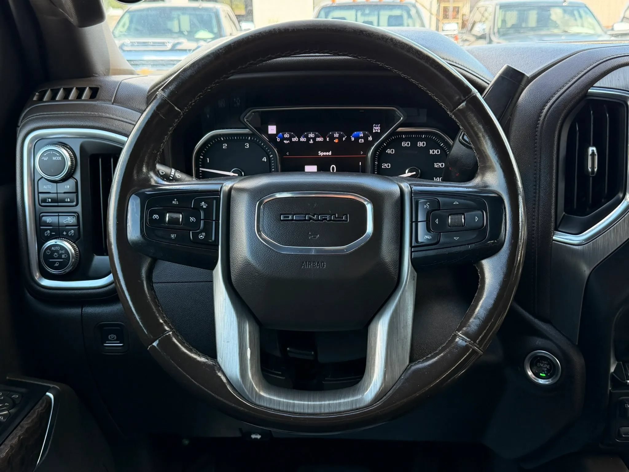 Used 2022 GMC Sierra 2500 Denali w/ Denali Ultimate Package AWD/4WD image 29