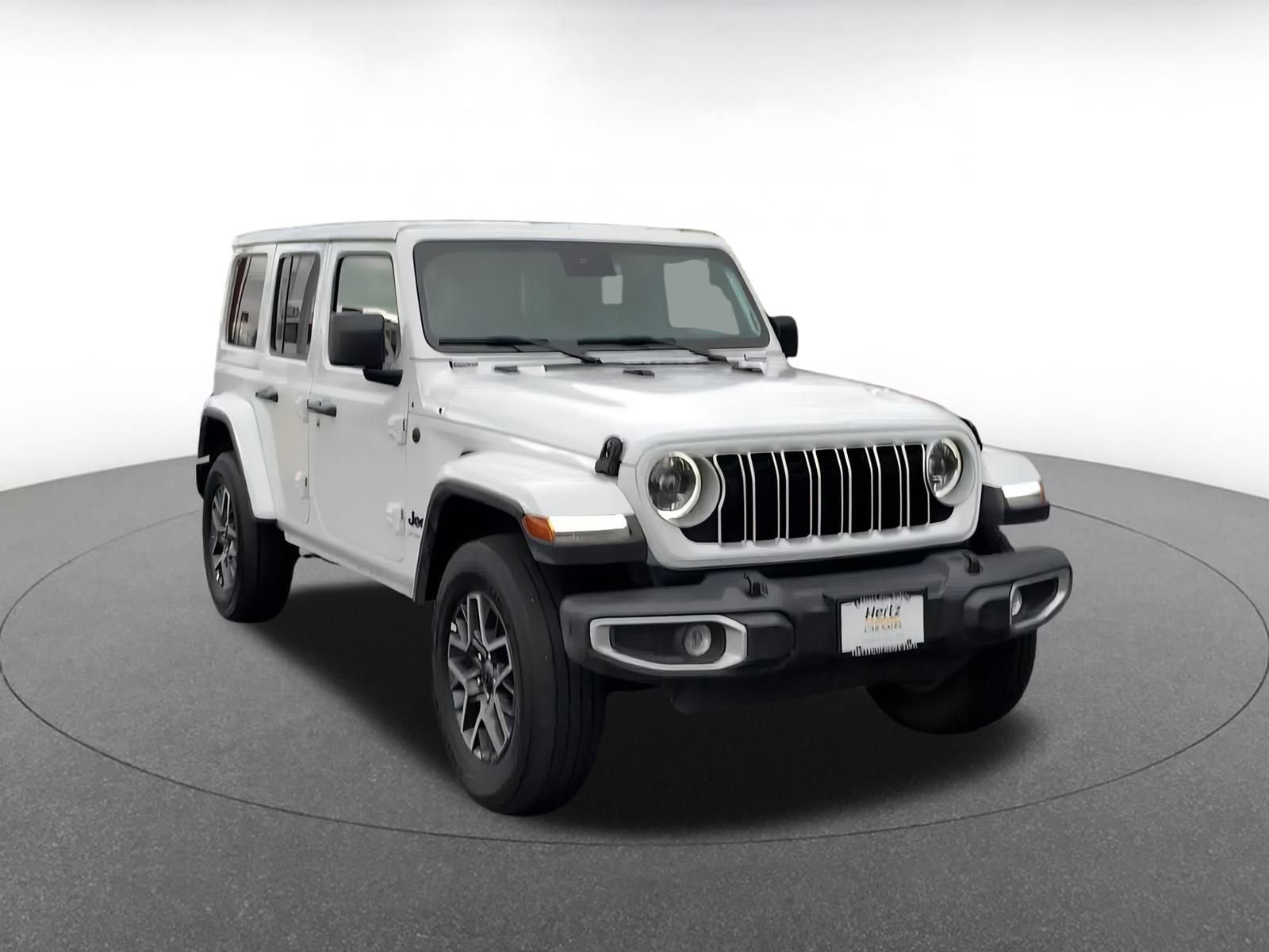 Used 2025 Jeep Wrangler Sahara image 3
