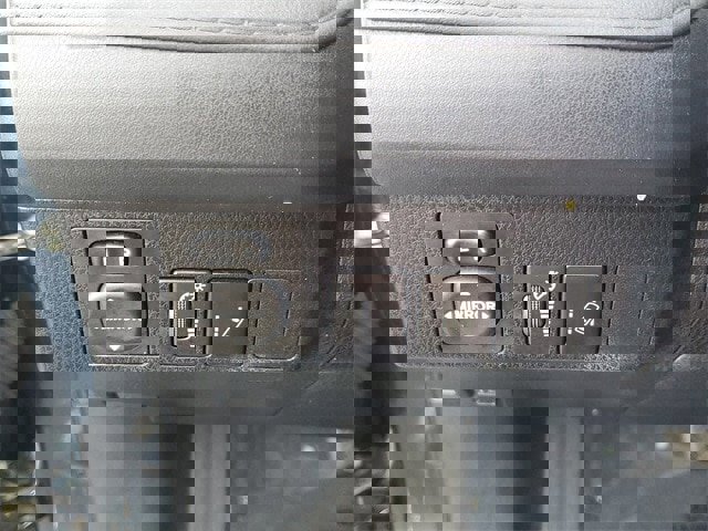 Used 2018 Toyota RAV4 LE w/ Carpet Mat Package image 27