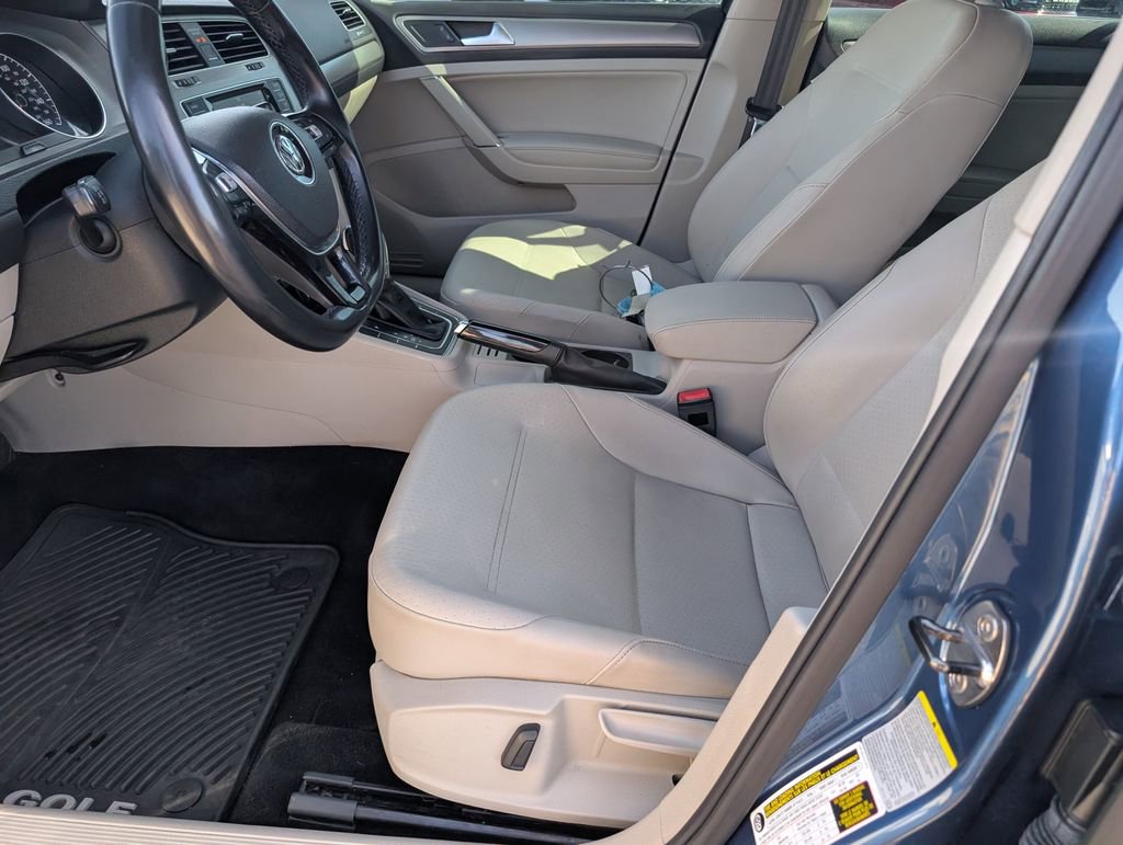 Used 2015 Volkswagen Golf TDI S image 12