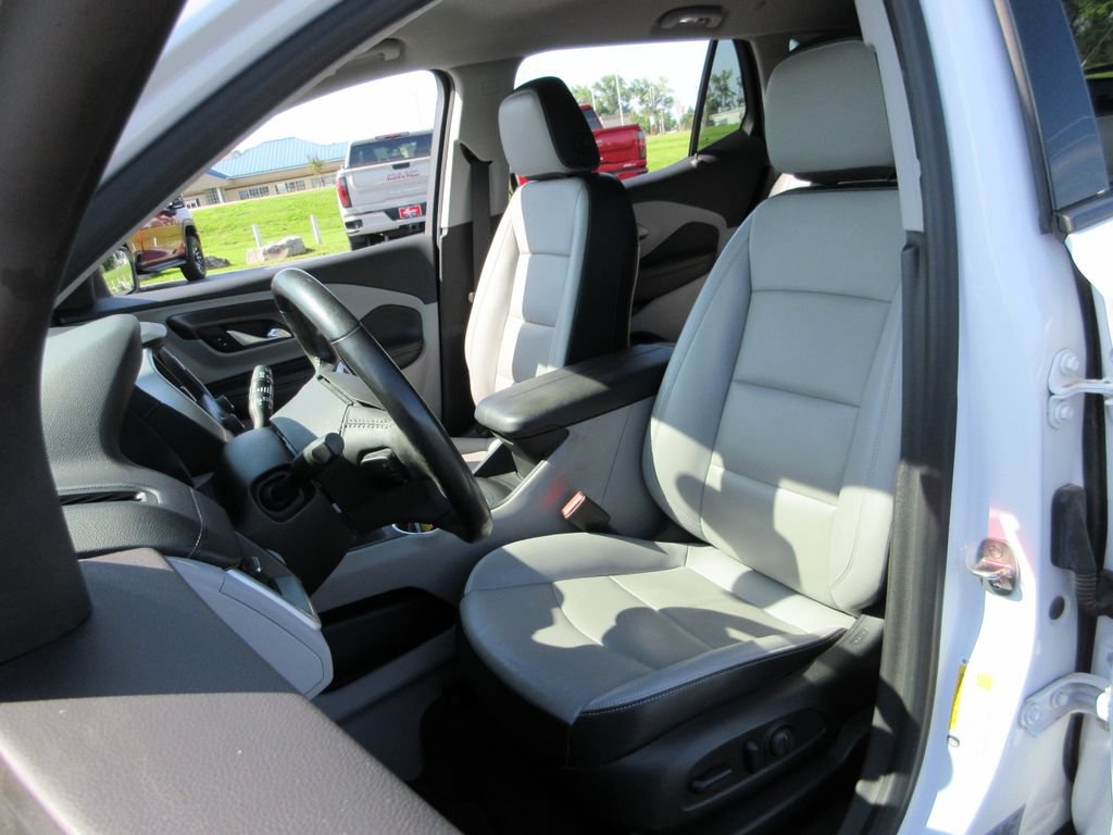 Used 2022 GMC Terrain SLT FWD image 17