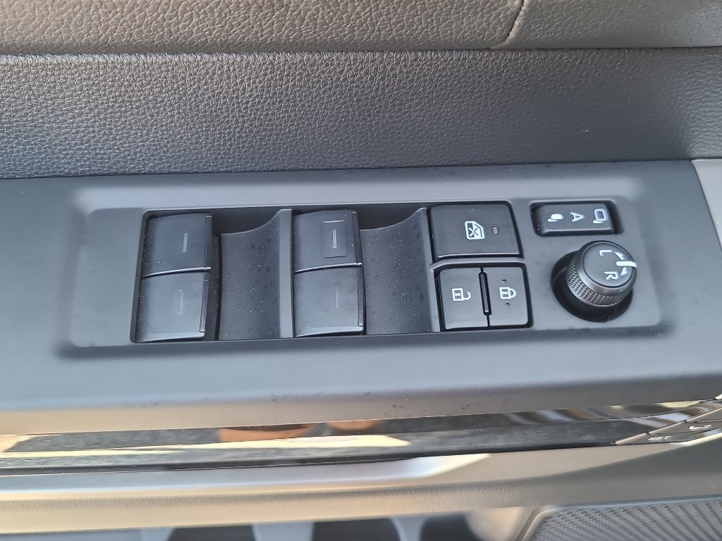 Used 2026 Toyota Tundra Limited w/ Power Package AWD/4WD image 12