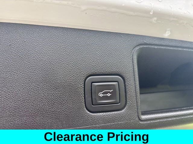Used 2023 GMC Terrain SLE w/ Driver Convenience Package image 36