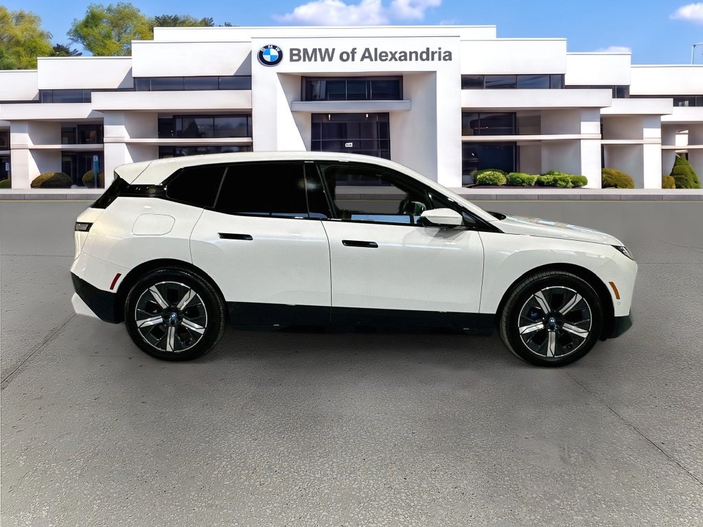 Certified 2024 BMW iX xDrive50 w/ Sport Package AWD/4WD image 4