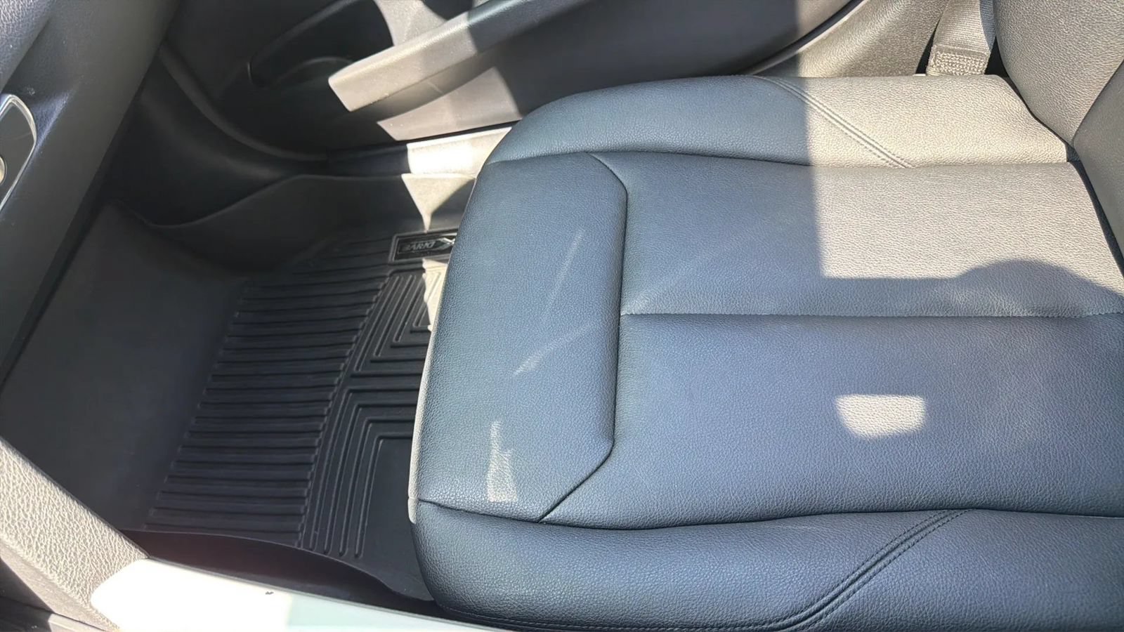 Used 2018 BMW 320i xDrive Sedan w/ Convenience Package AWD/4WD image 23