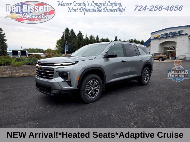 Used 2025 Chevrolet Traverse LT AWD/4WD image 1