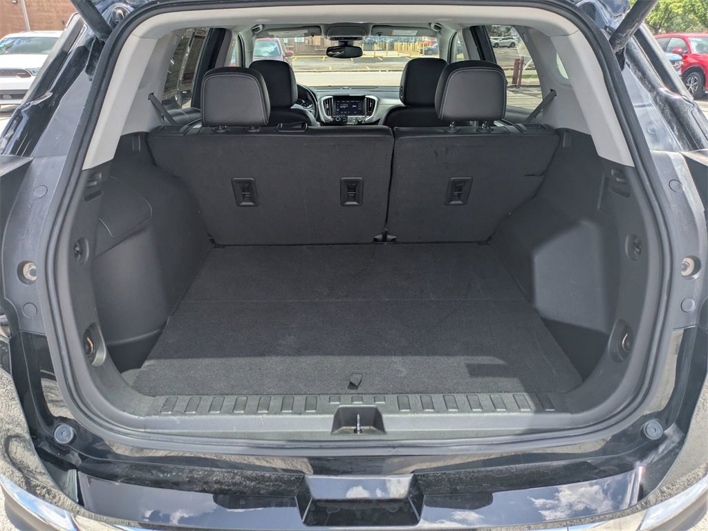 Used 2023 GMC Terrain SLT image 22