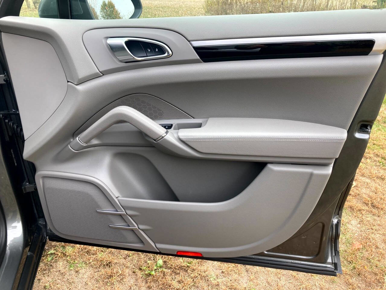 Used 2014 Porsche Cayenne AWD/4WD image 25