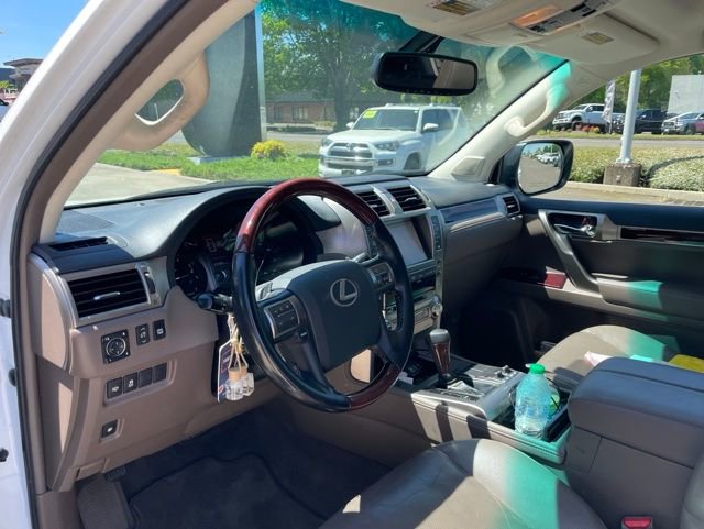 Used 2017 Lexus GX 460 Premium w/ Premium Package AWD/4WD image 11