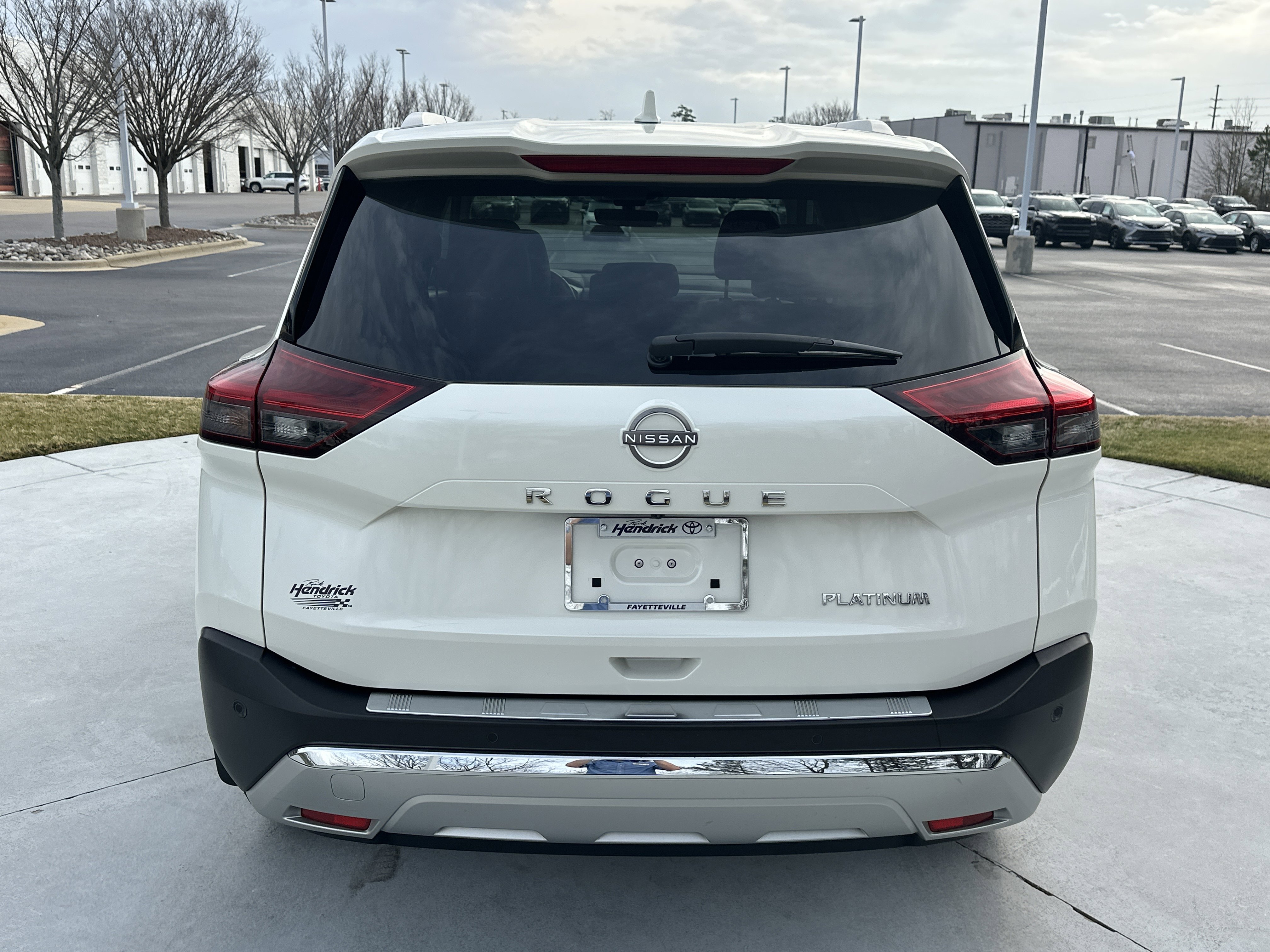 Used 2023 Nissan Rogue Platinum w/ Platinum Premium Package image 9