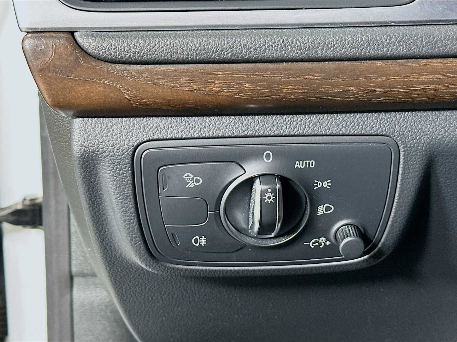 Used 2016 Audi A7 3.0T Premium Plus w/ 20" Wheel & Tire Package image 10