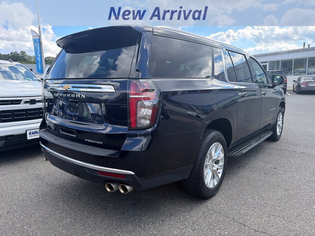 Used 2024 Chevrolet Suburban Premier AWD/4WD image 6