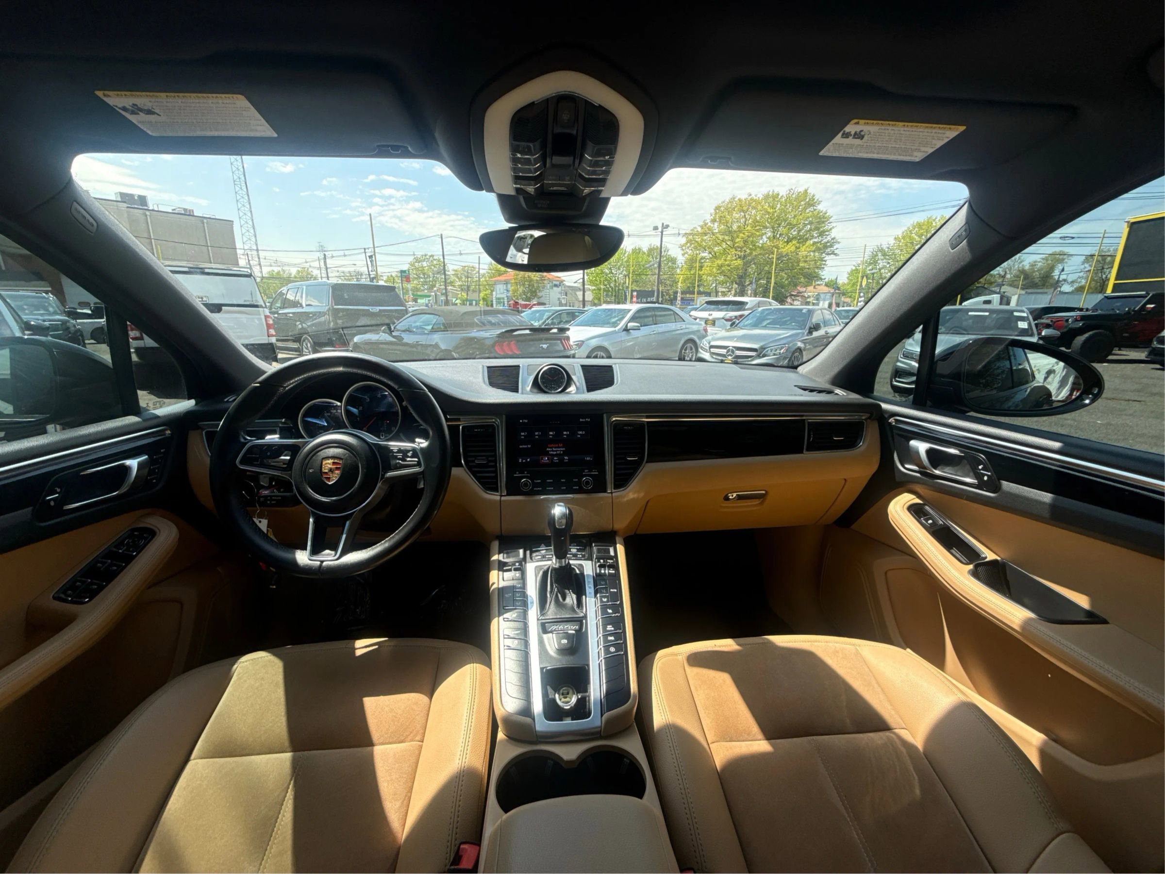 Used 2018 Porsche Macan Sport Edition AWD/4WD image 32