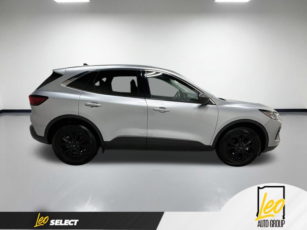 Used 2023 Ford Escape Active w/ Tech Pack #1 AWD/4WD image 6