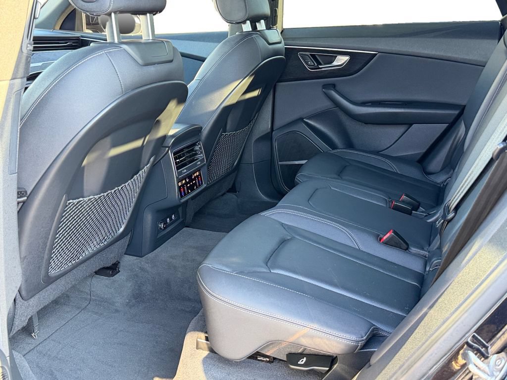 Used 2020 Audi Q8 Premium Plus w/ Premium Plus Package AWD/4WD image 12