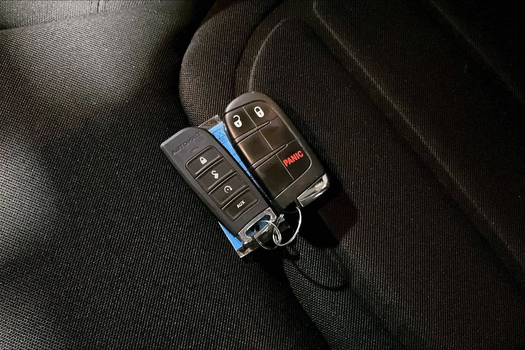 Used 2020 Jeep Renegade Latitude AWD/4WD image 29