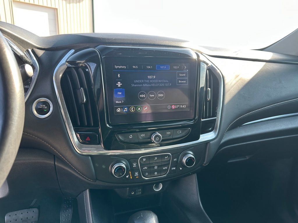 Used 2021 Chevrolet Traverse LT w/ LT Premium Package image 16