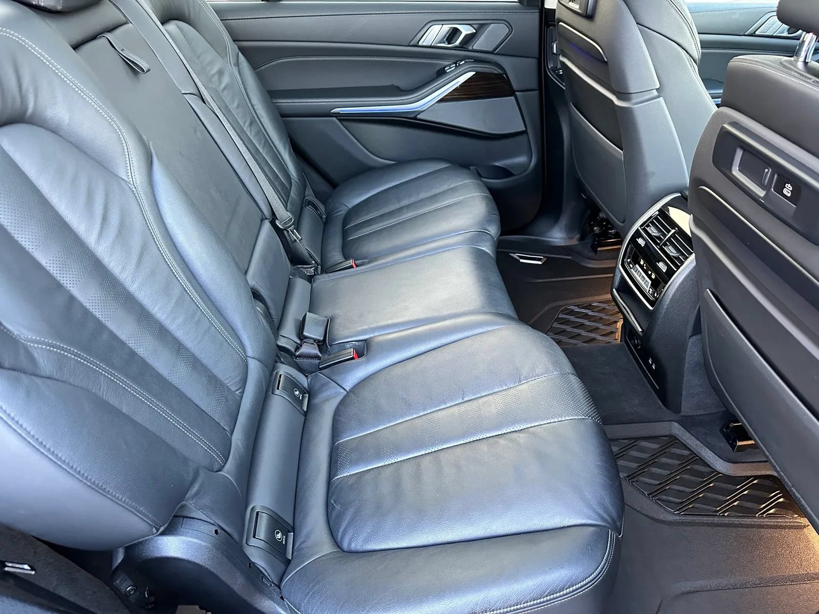 Used 2019 BMW X7 xDrive40i w/ Premium Package AWD/4WD image 19