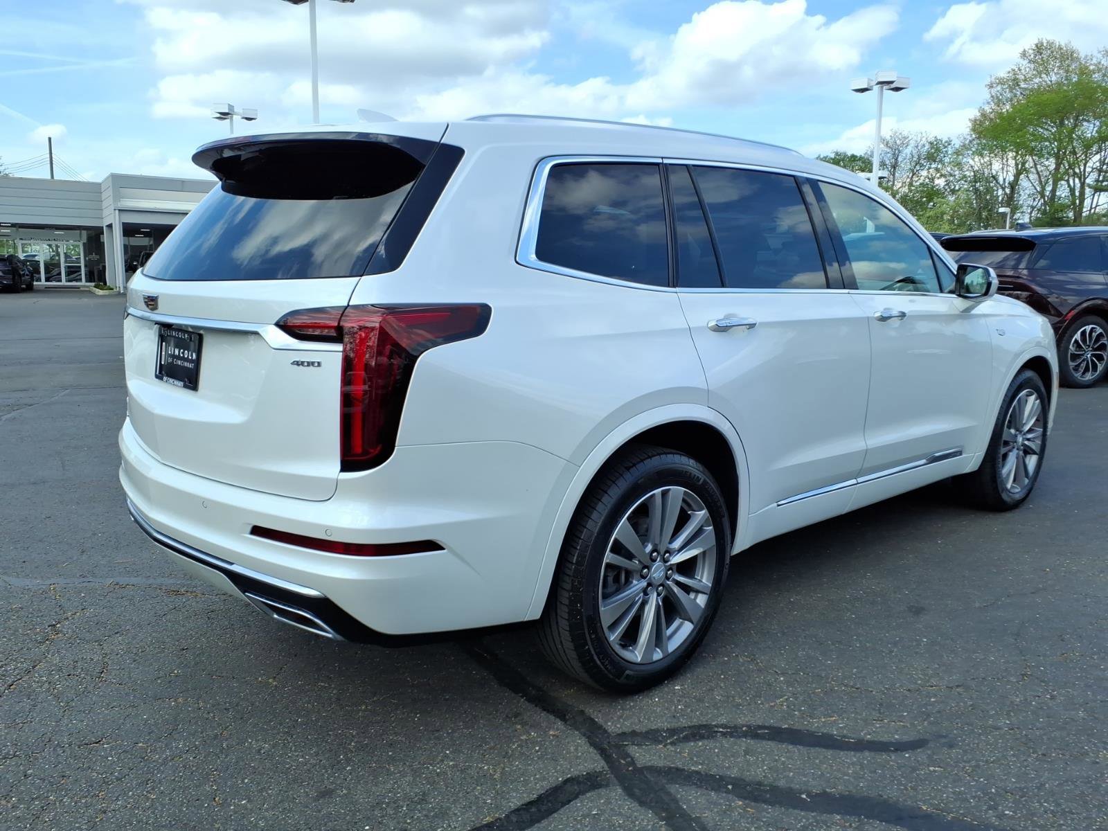 Used 2023 Cadillac XT6 Premium Luxury image 7