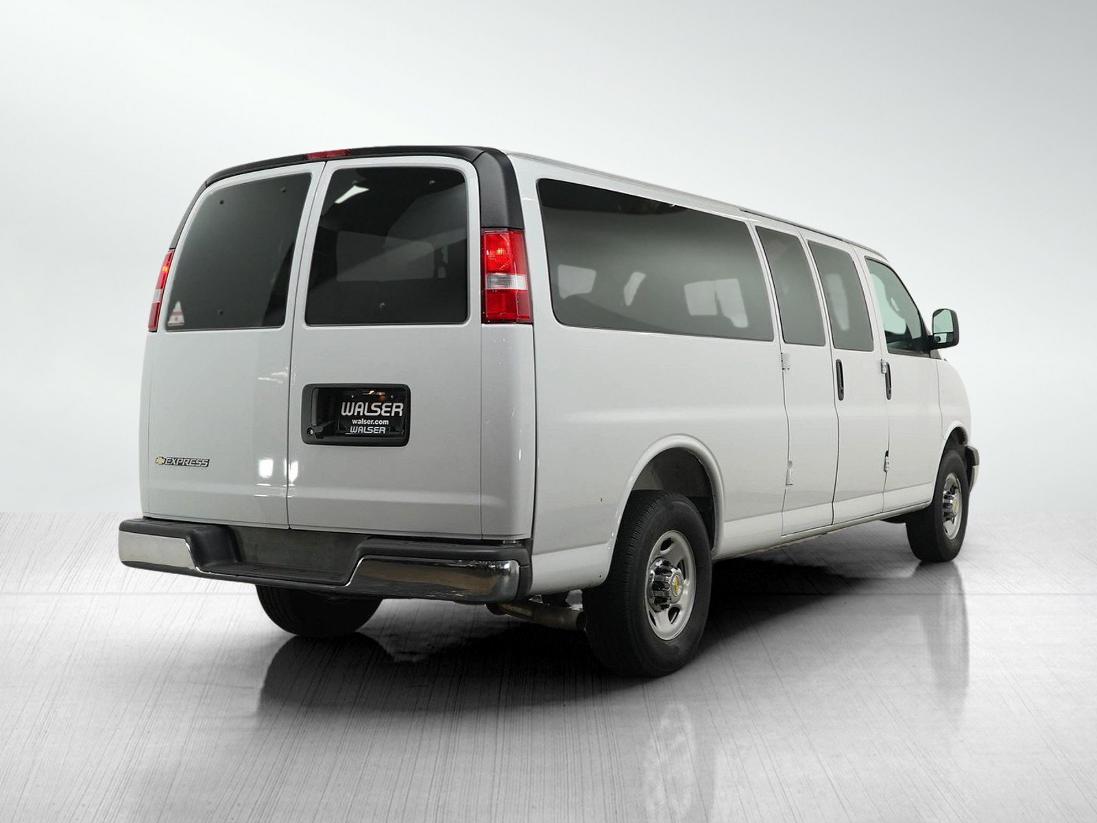 Used 2025 Chevrolet Express 3500 LT w/ LT Preferred Equipment Group RWD image 5