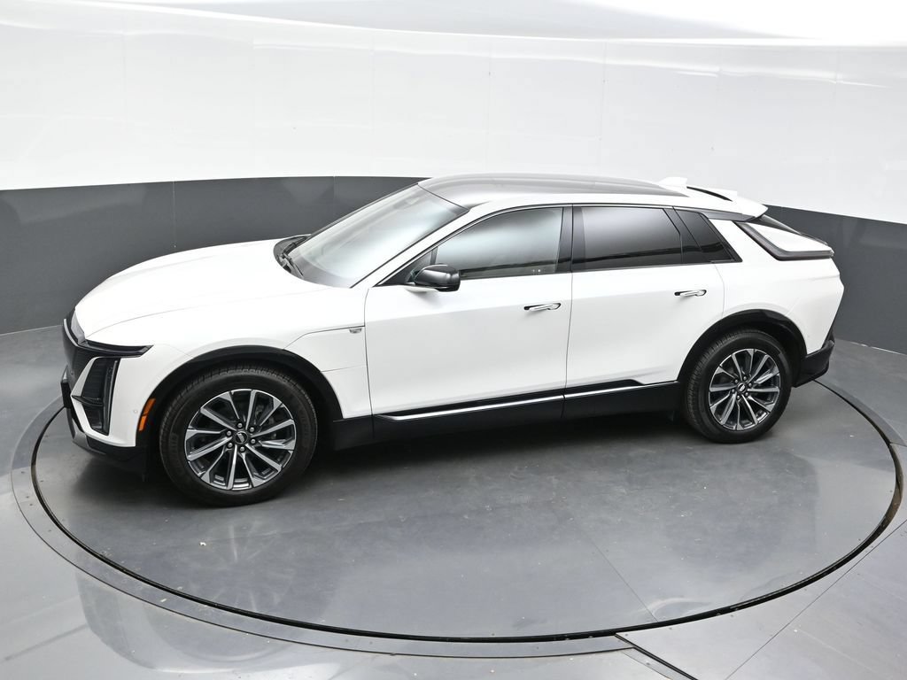 Certified 2024 Cadillac Lyriq Sport AWD/4WD image 33